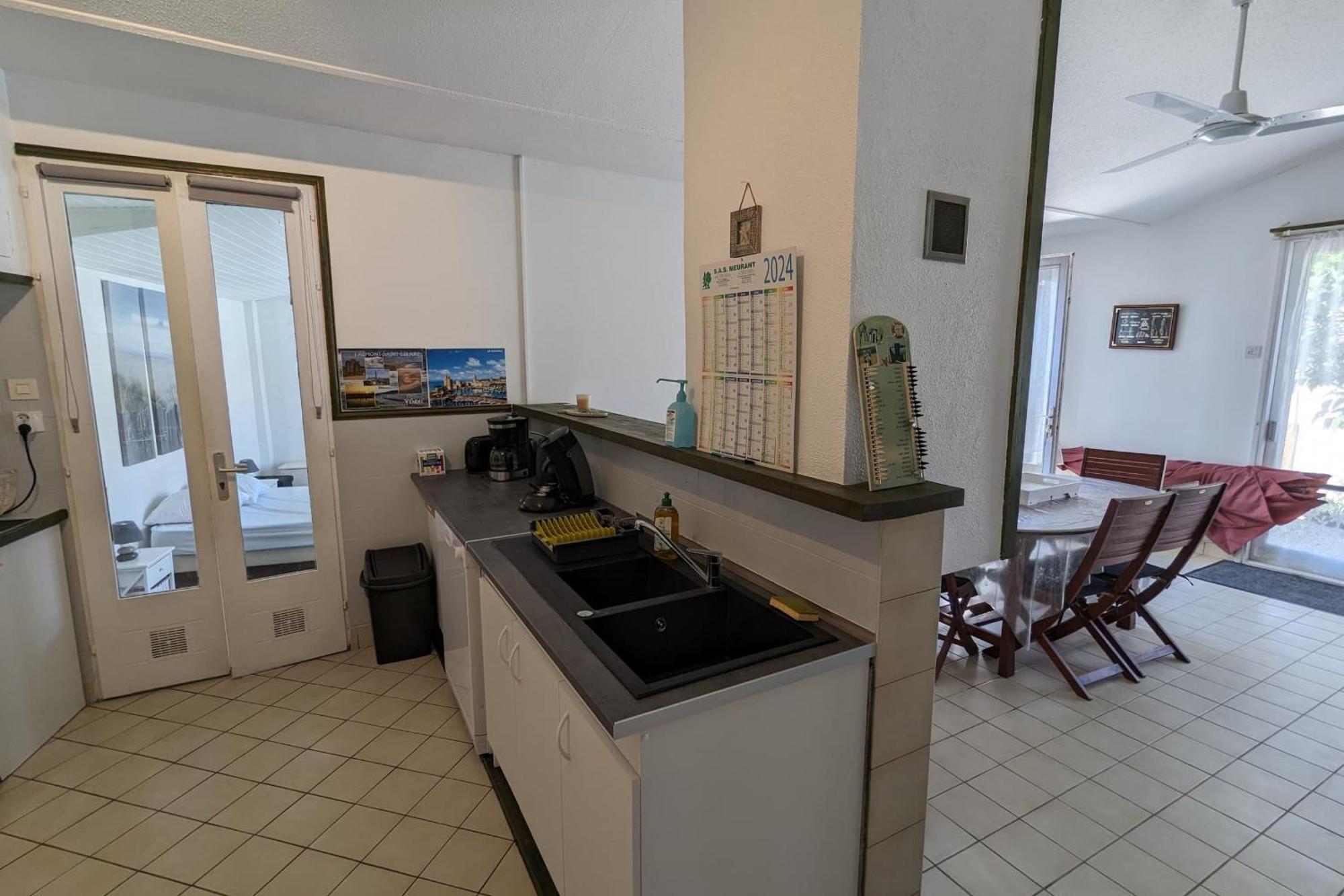 Spacious Nest With Terrace Near The Beach Saint-Hilaire-de-Talmont Eksteriør bilde