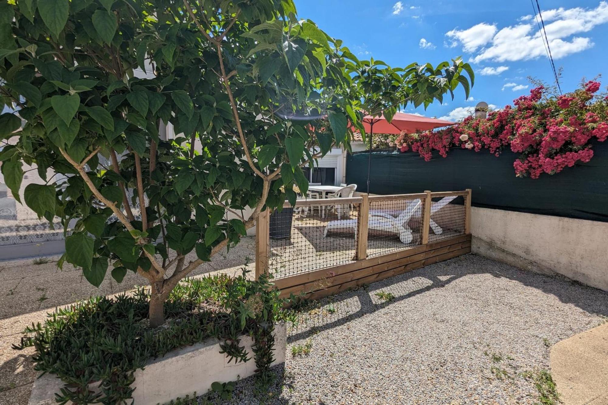 Spacious Nest With Terrace Near The Beach Saint-Hilaire-de-Talmont Eksteriør bilde